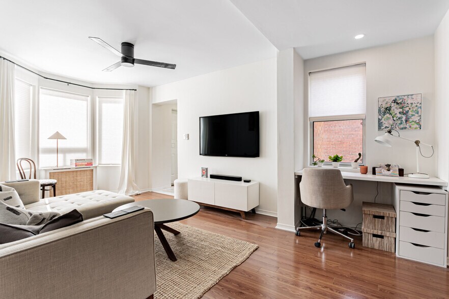 More Photos Of 164 Sunnyside Av, Toronto Multifamily For Sale