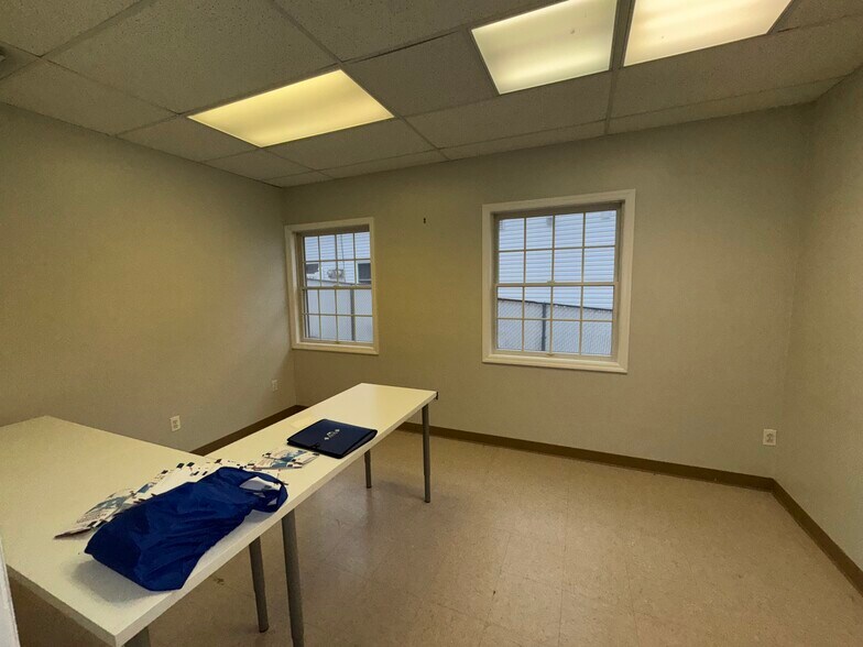 More Photos Of 401 Bloomingdale Rd, Staten Island Office For Sale