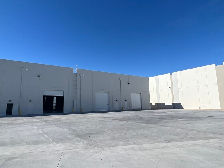 More Photos Of 5695 E North Belt Rd, Las Vegas Industrial For Lease