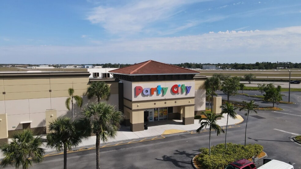 More Photos Of 4945-5049 Cleveland Ave, Fort Myers Unknown For Lease