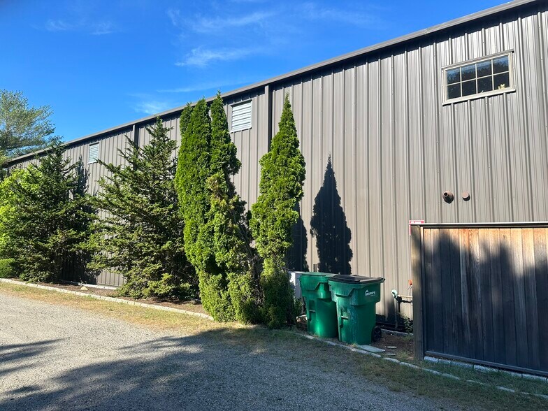 More Photos Of 22 A St, Edgartown Warehouse For Sale