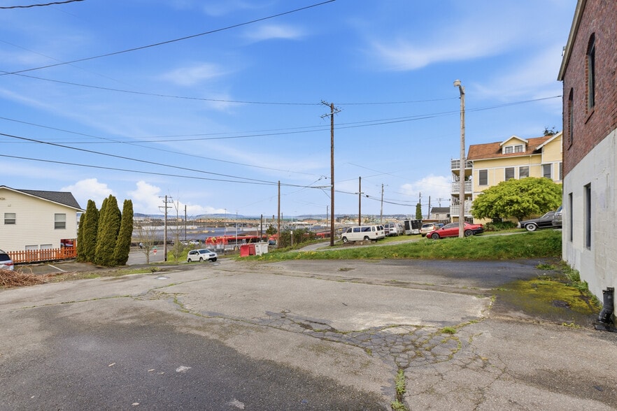 More Photos Of 2602 Grand Ave, Everett Office For Sale