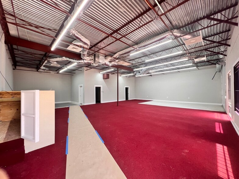 More Photos Of 5900-5928 Allday Dr, Houston Light Distribution For Lease