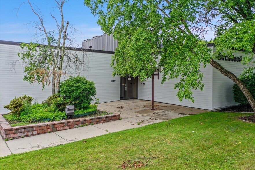 More Photos Of 26771 W 12 Mile Rd, Southfield Medical For Lease