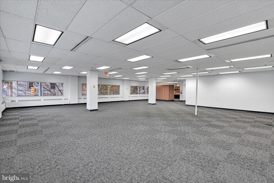 More Photos Of 19 N 6th St, Reading Office For Sale