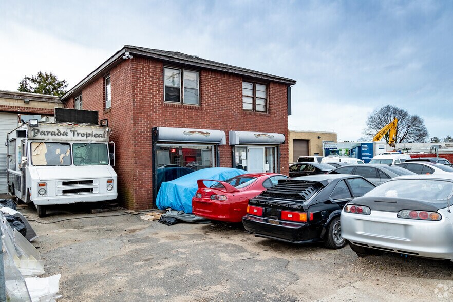 More Photos Of Midland Ave, Hicksville Warehouse For Sale