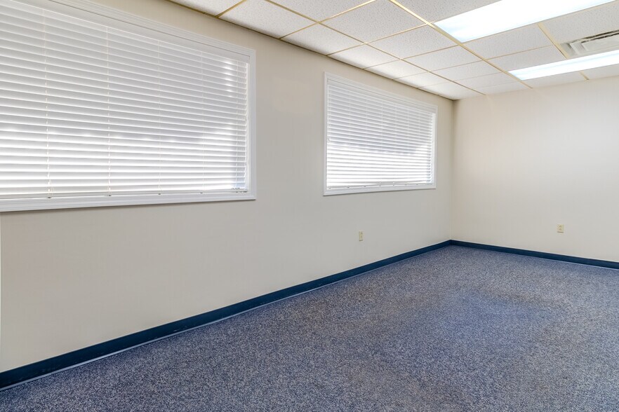 More Photos Of 9173 Lincoln Hwy, Irwin Office For Sale