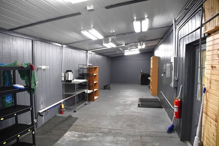 More Photos Of 138 Chestnut St, Marienville General Retail For Sale