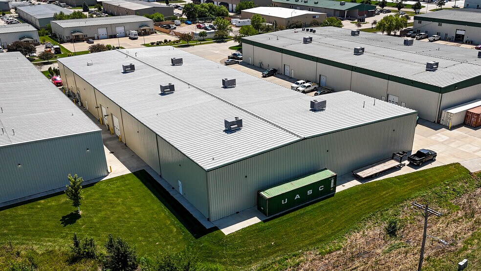 More Photos Of 1941 SW 6th St, Lincoln Warehouse For Sale