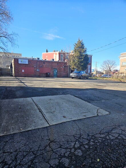 More Photos Of 1552 Madison Ave, Covington Medical For Sale