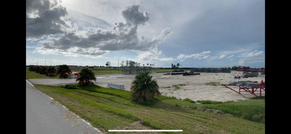 More Photos Of 500 Orange Avenue Cir, Belle Glade Land For Lease