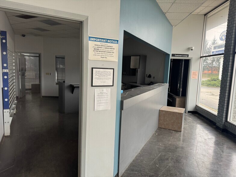 More Photos Of 11 Broadway Ave, Bedford Auto Dealership For Sale