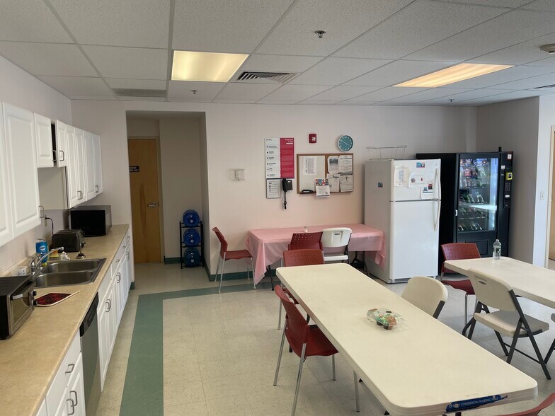 More Photos Of 20 London Ln, Seabrook Industrial For Sale