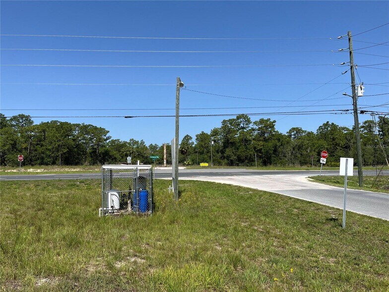 More Photos Of 18132 Commercial Way, Weeki Wachee Fast Food For Sale