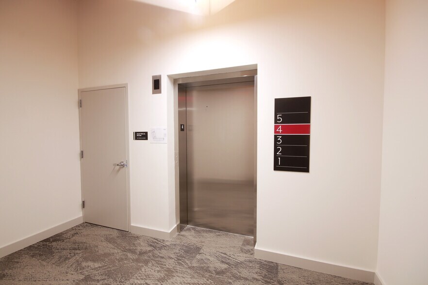 165 Thorndike St, Lowell, MA 01852 Lofts/Showrooms For Lease