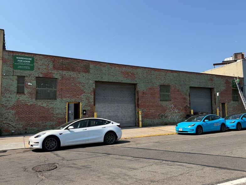 More Photos Of 35 Bowne St, Brooklyn Warehouse For Lease