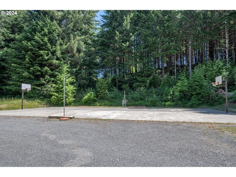More Photos Of 58787 Hwy 101 hwy, Coos Bay Correctional Facility For Sale