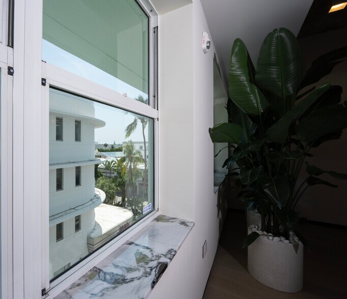 More Photos Of 605 Lincoln Rd, Miami Beach Office Residential For Lease