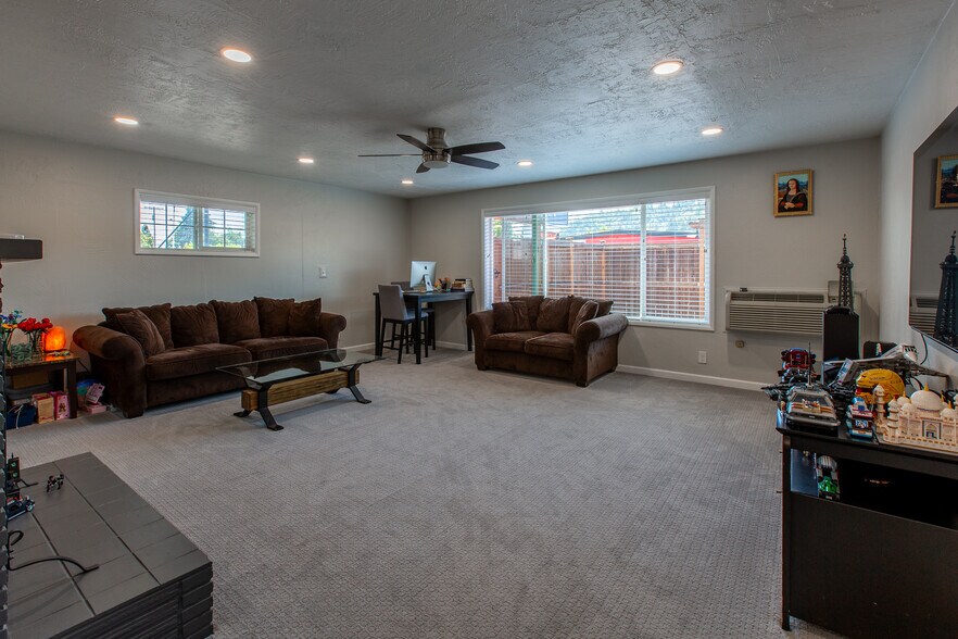 More Photos Of 1152 Main St, Springfield Hotel For Sale
