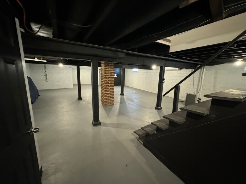 More Photos Of 2 Oakway Rd, Timonium Office For Lease