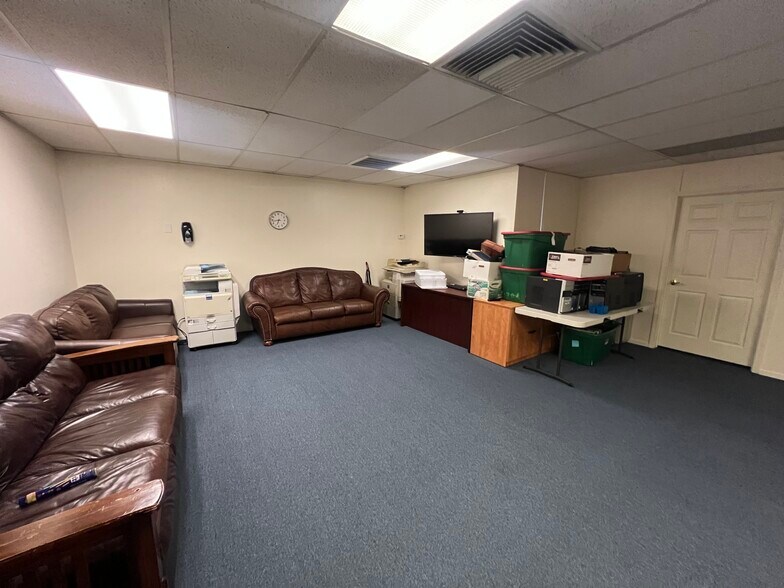 More Photos Of 1727 N St, Merced Office For Sale