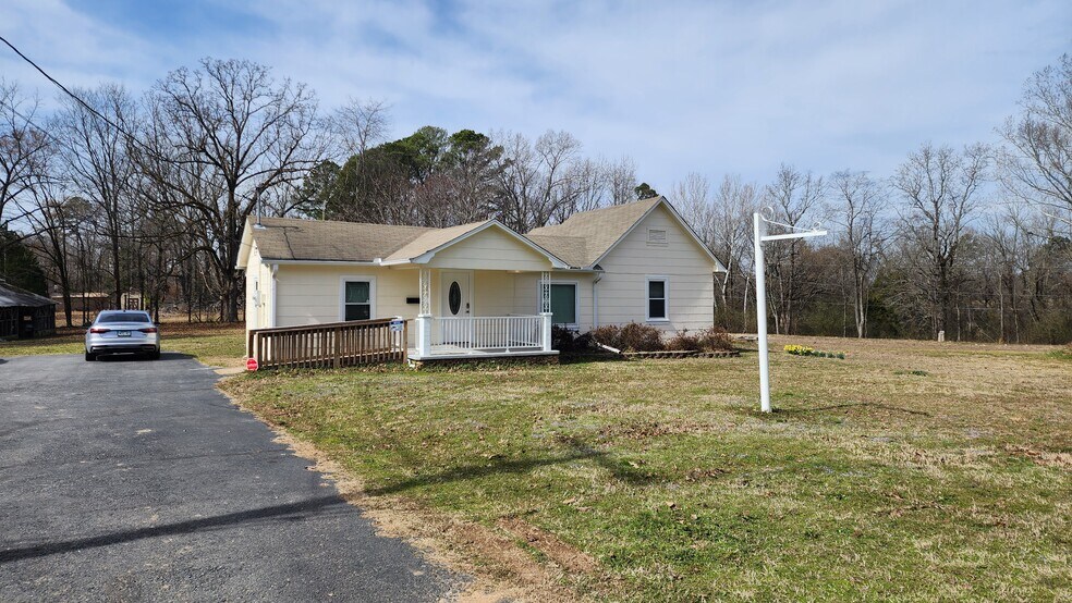 More Photos Of 5013 Springhill Rd, Benton Freestanding For Sale