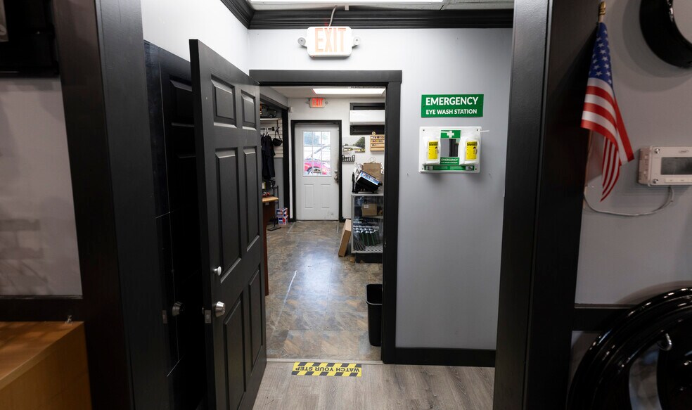 More Photos Of 225 Forsgate, Jamesburg Auto Repair For Sale