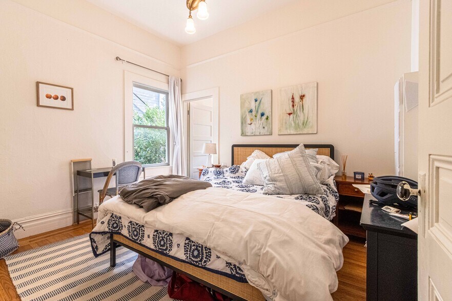 More Photos Of 3927-3929 Sacramento St, San Francisco Storefront Retail Residential For Sale