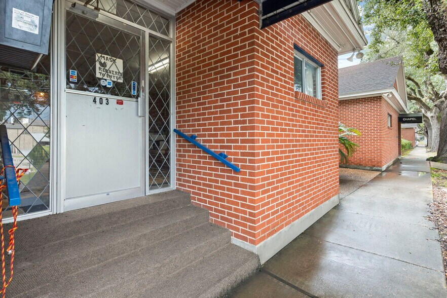 More Photos Of 403 W Sterling St, Baytown Specialty For Sale