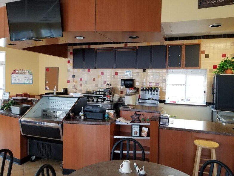 More Photos Of 117-119 S Main St, Cedar Grove Restaurant For Sale