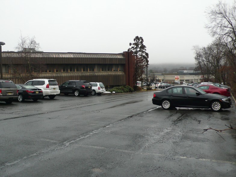 More Photos Of 65 Mountain Blvd, Warren Medical For Sale