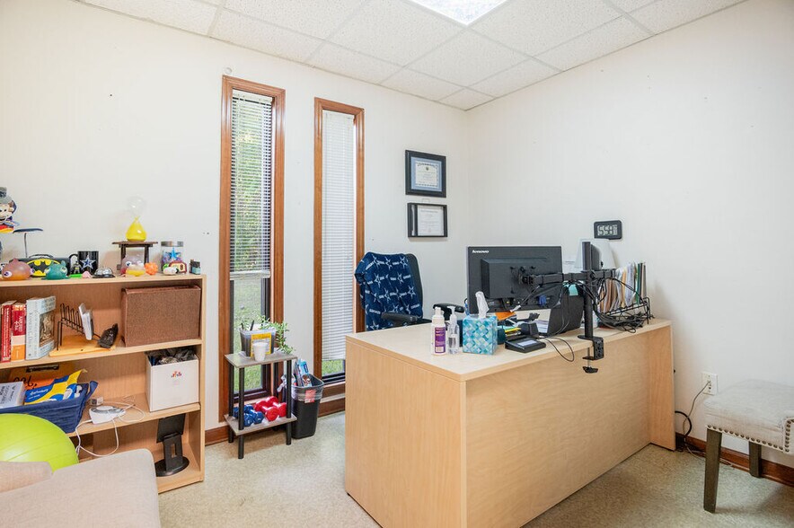 More Photos Of 231 Memorial Dr, Jacksonville Medical For Sale