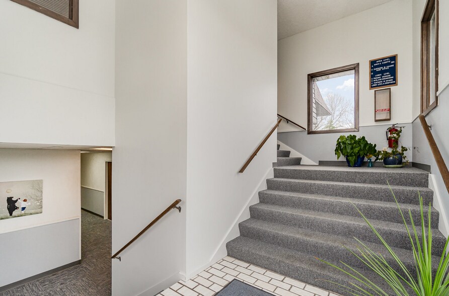 More Photos Of 720 W Wackerly St, Midland Medical For Sale