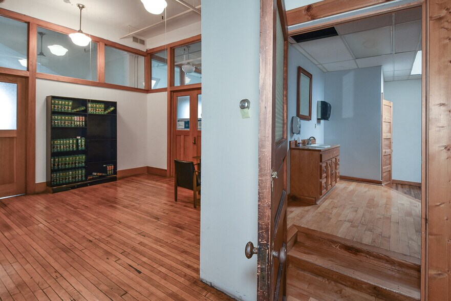 More Photos Of 4403 St Clair Ave, Cleveland Coworking Space