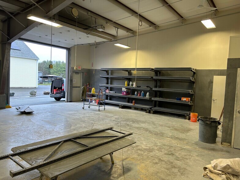 More Photos Of 1 New Industrial Way, Warren Showroom For Lease