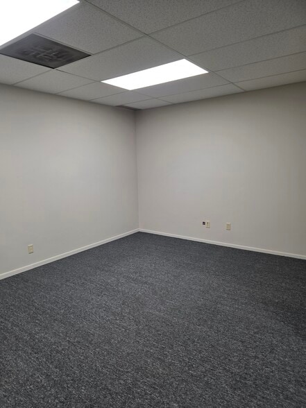 More Photos Of 35585 Curtis Blvd, Eastlake Light Distribution For Lease