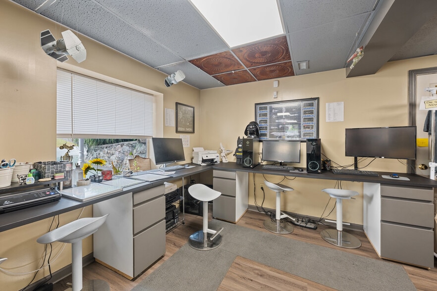 More Photos Of 287 W Boylston St, West Boylston Office For Sale