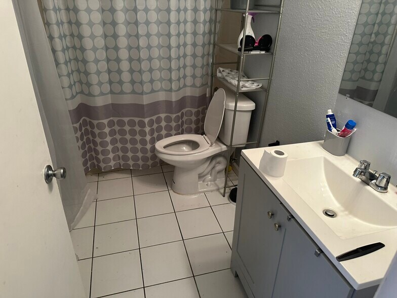 More Photos Of 3423-3425 Charleston Ct, Stockton Apartments For Sale