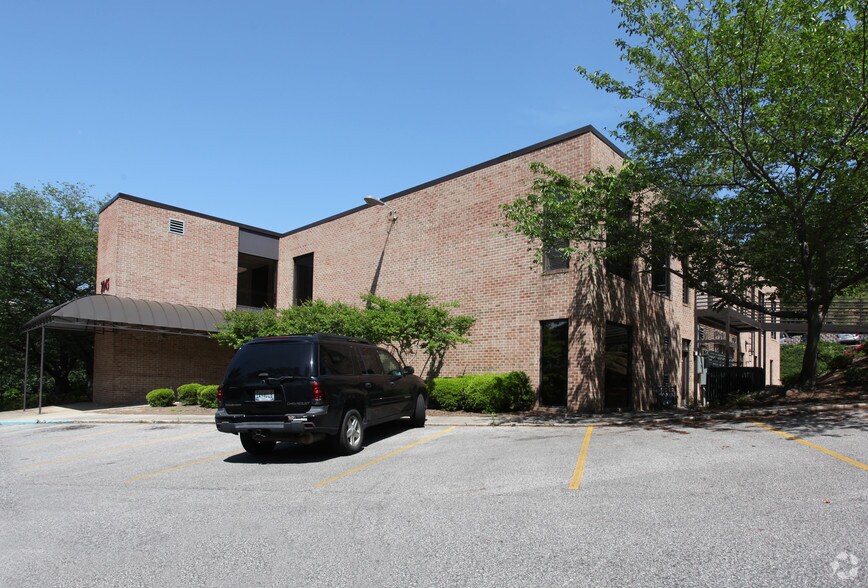More Photos Of 2045 Brookwood Medical Ctr Dr, Birmingham Office For Sale