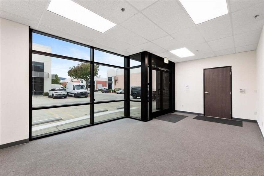 More Photos Of 5047-5057 N Walnut Grove Ave, Rosemead Manufacturing For Sale