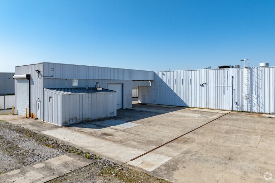 More Photos Of 7950 Corporate Blvd, Plain City Light Manufacturing For Sale