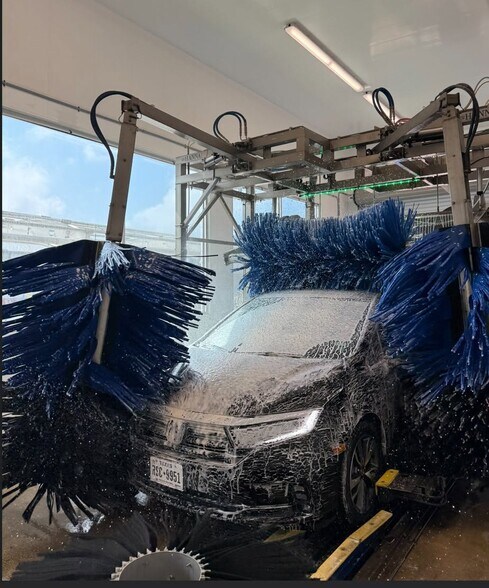 More Photos Of 6570 Babcock Rd, San Antonio Carwash For Sale