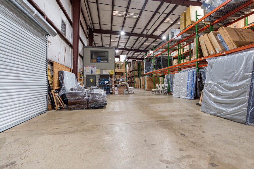 More Photos Of 27220 Us Highway 98, Daphne Showroom For Sale