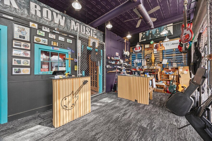 More Photos Of 1132 Main St, Commerce Flex For Sale