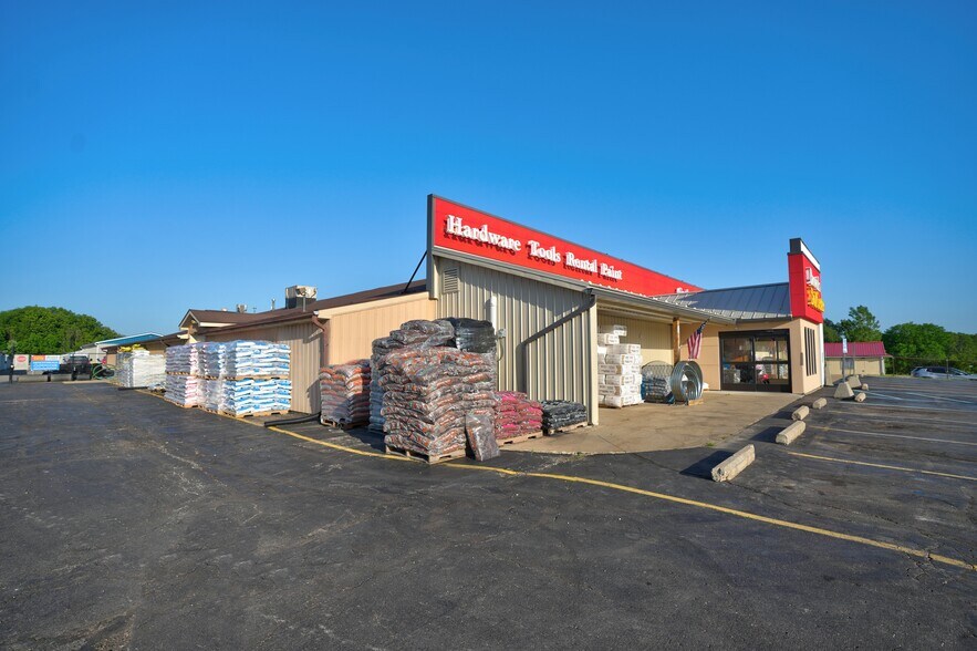 More Photos Of 7281 S State Rd, Goodrich Freestanding For Sale