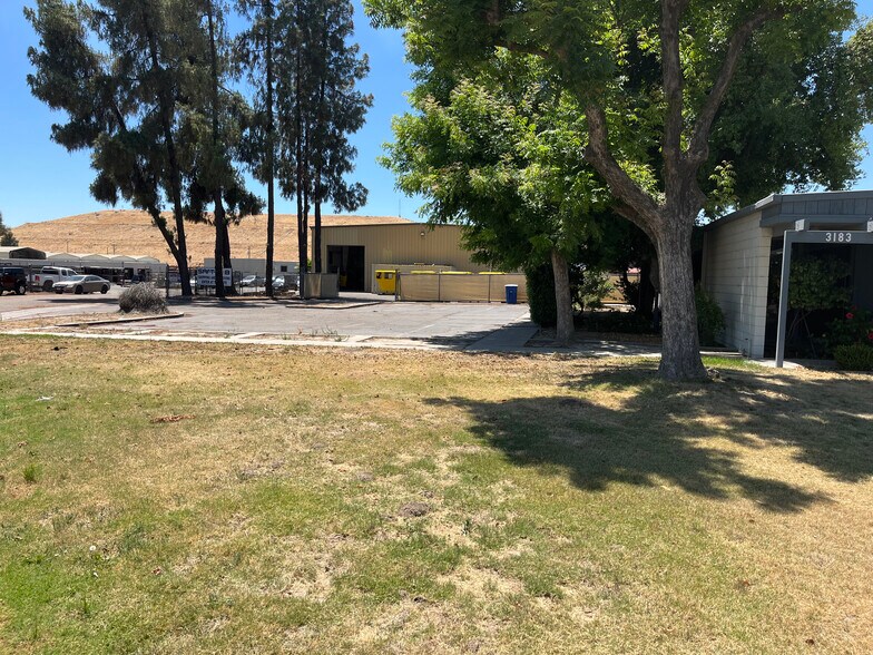 More Photos Of 3183 S Parkway Dr, Fresno Office For Lease