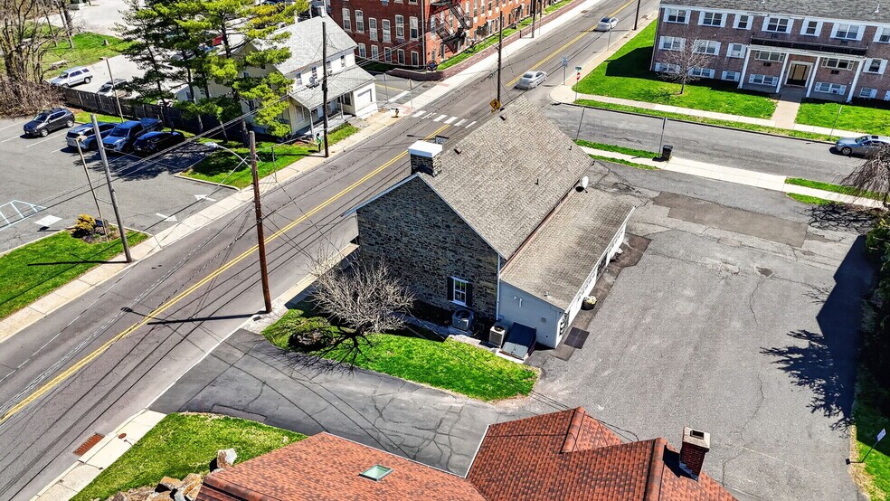More Photos Of 1434-1436 W Broad St, Quakertown Office For Sale