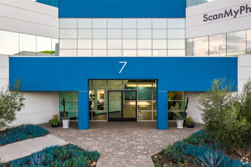 More Photos Of 7 Corporate Park, Irvine Office For Lease