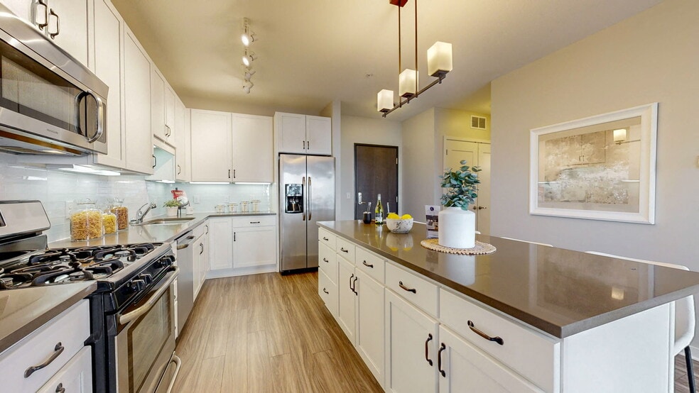 More Photos Of 1700 Plymouth Rd, Minnetonka Apartments For Lease