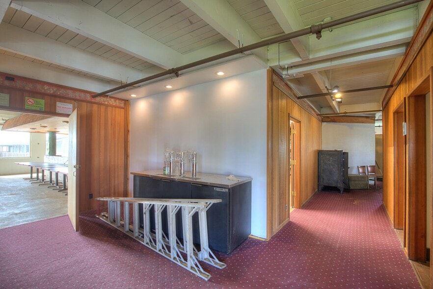 More Photos Of 61 Main St, Pacific Beach Restaurant For Sale